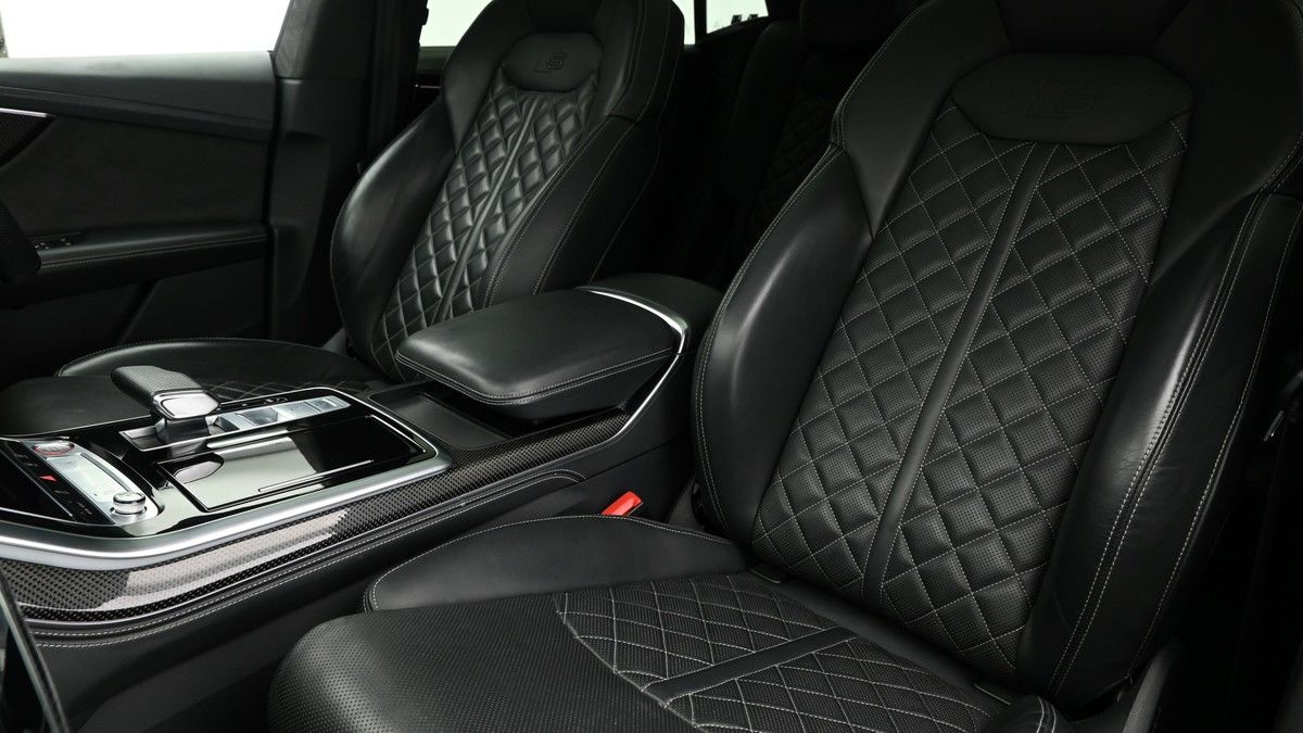 Audi SQ8 Image 4