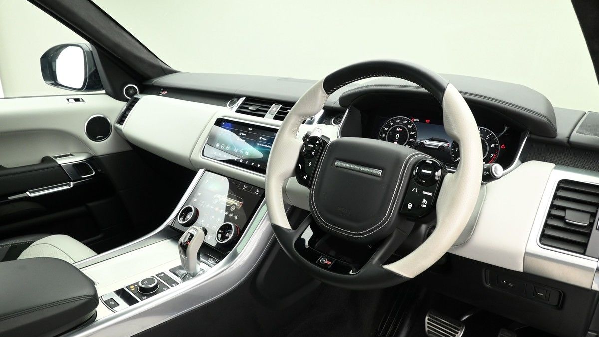 Land Rover Range Rover Sport Image 3