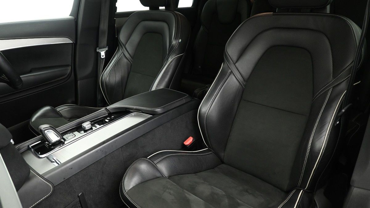 Volvo XC90 Image 3