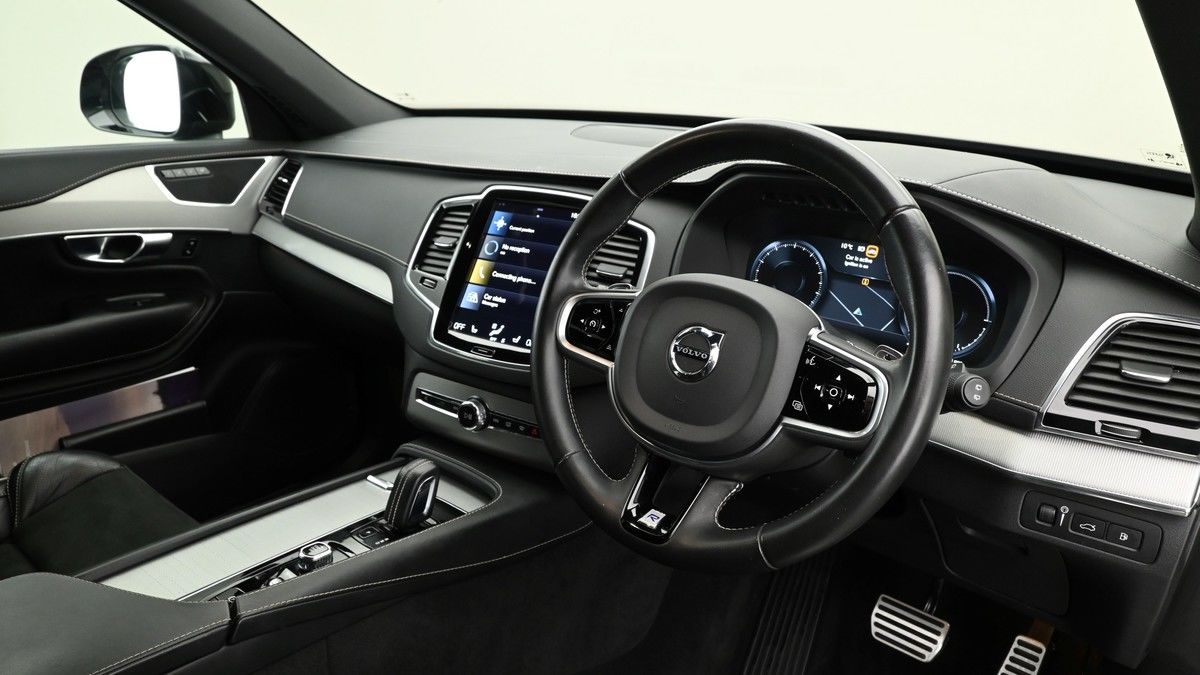 Volvo XC90 Image 2