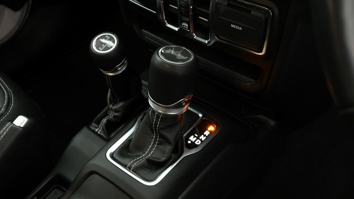 Jeep Wrangler Image 15