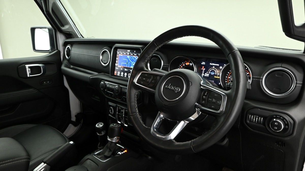 Jeep Wrangler Image 2