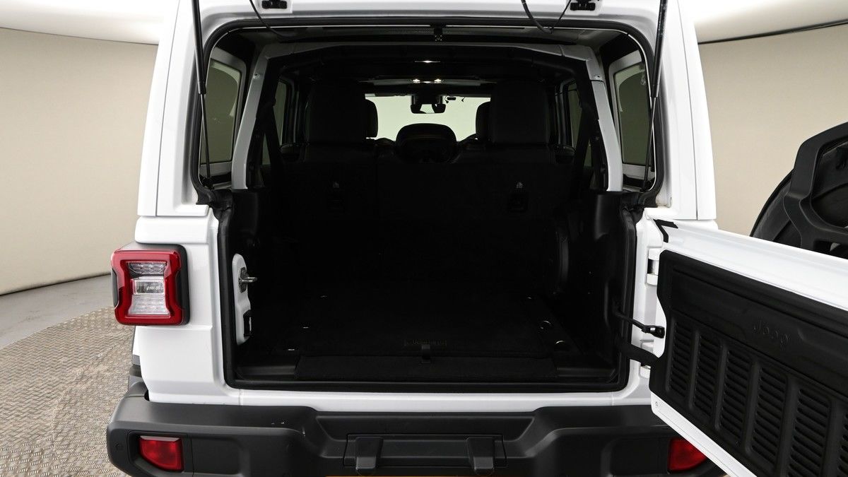 Jeep Wrangler Image 11