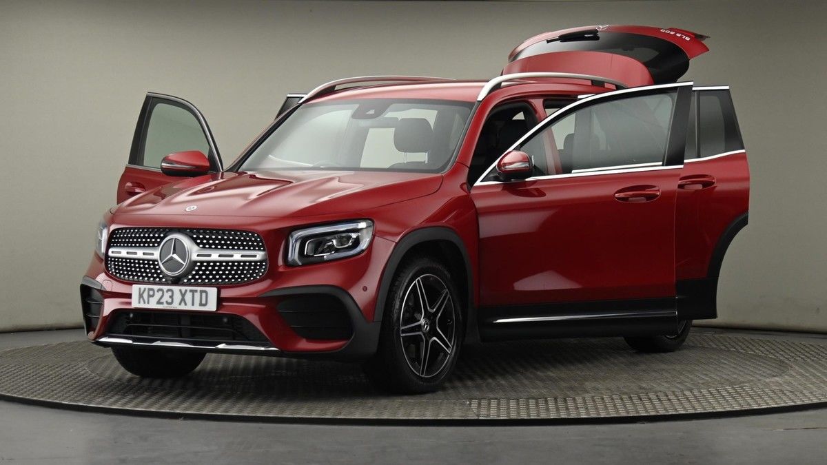 Mercedes-Benz GLB Image 10