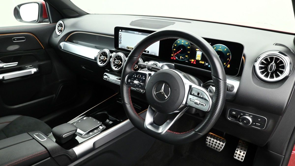 Mercedes-Benz GLB Image 2