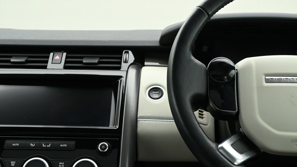 Land Rover Discovery Image 18