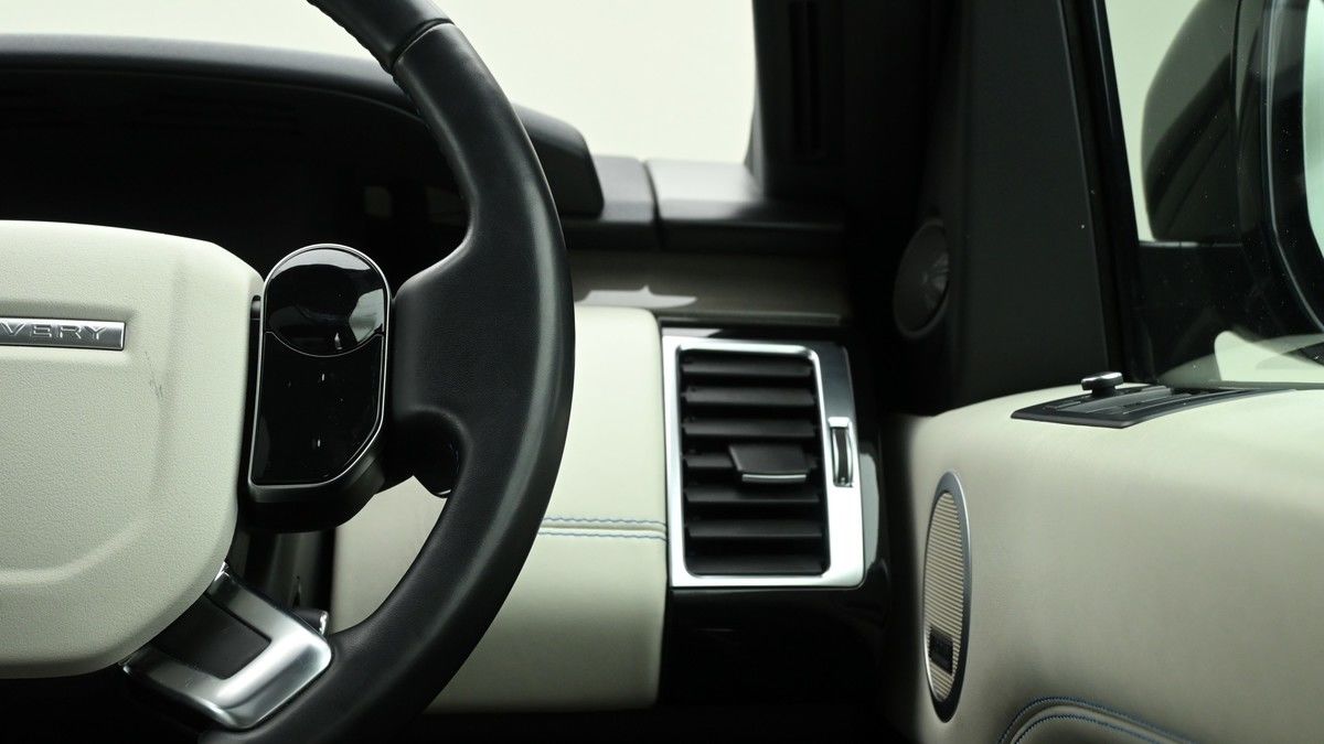 Land Rover Discovery Image 19