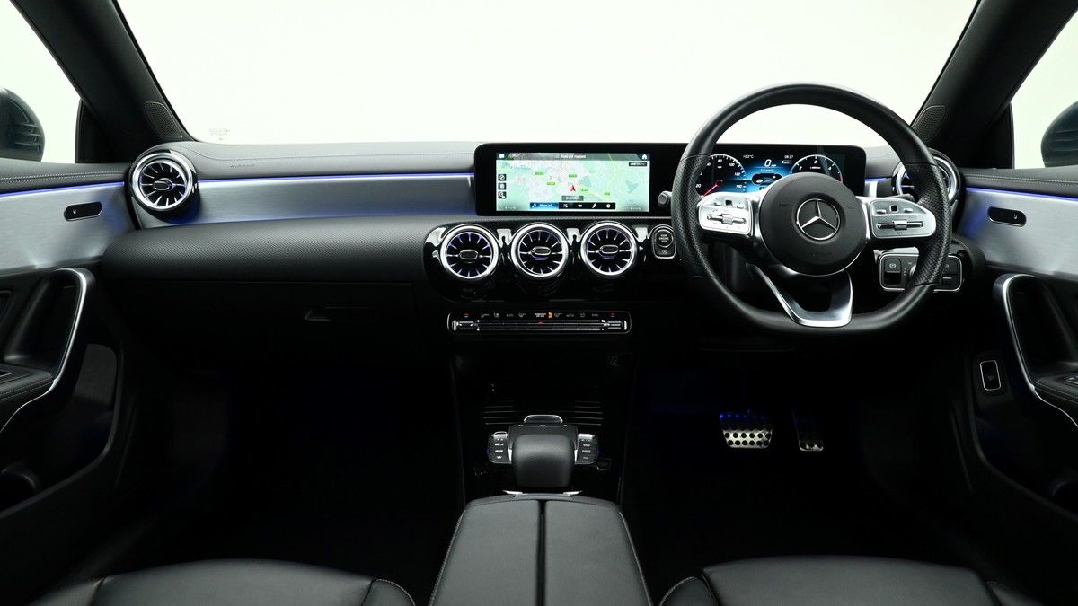 Mercedes-Benz CLA Image 17