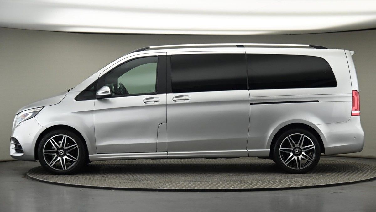 Mercedes-Benz V Class Image 17