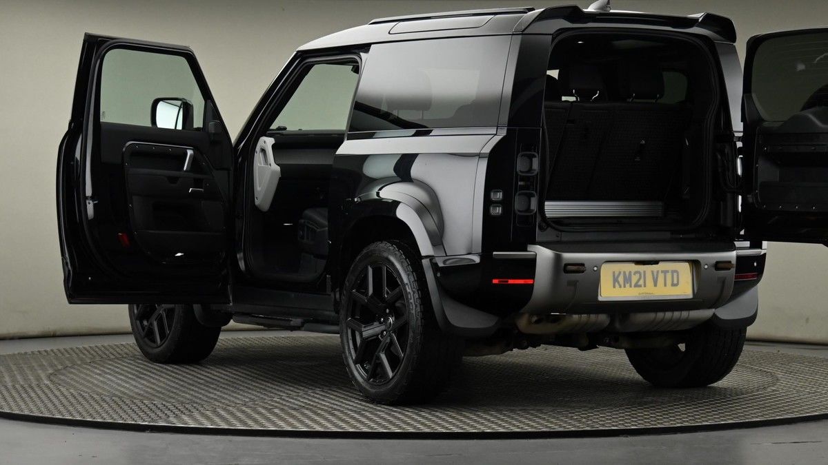 Land Rover Defender 90 Image 10