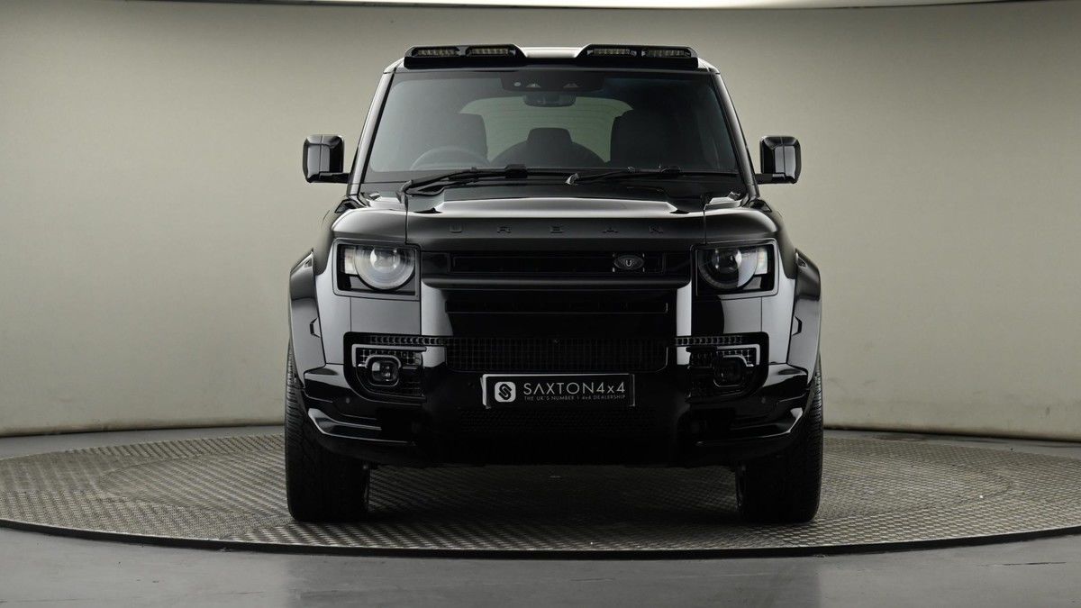 Land Rover Defender 110 Image 7