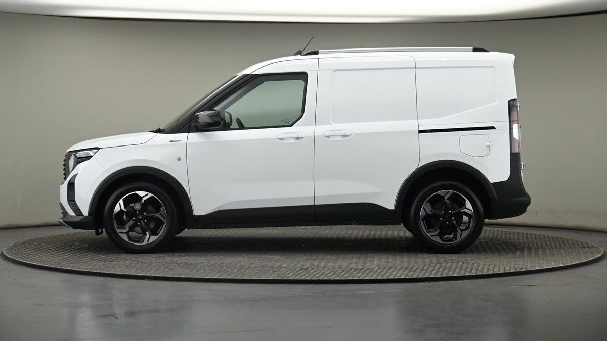 Ford Transit Courier Image 7