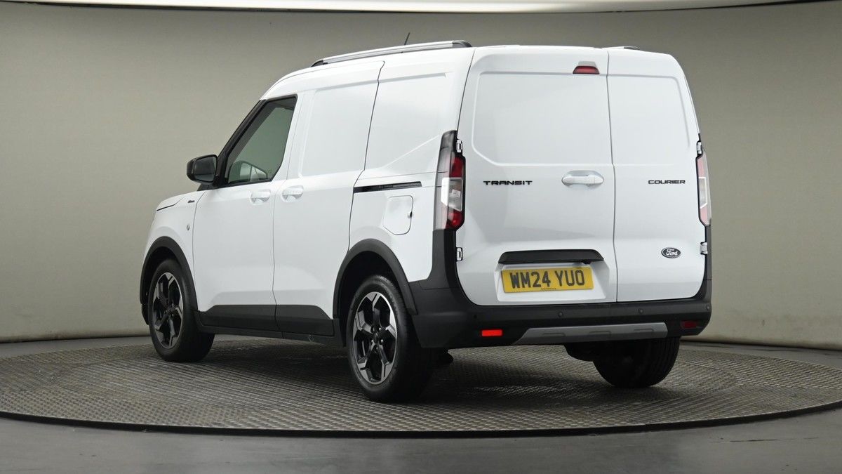 Ford Transit Courier Image 22