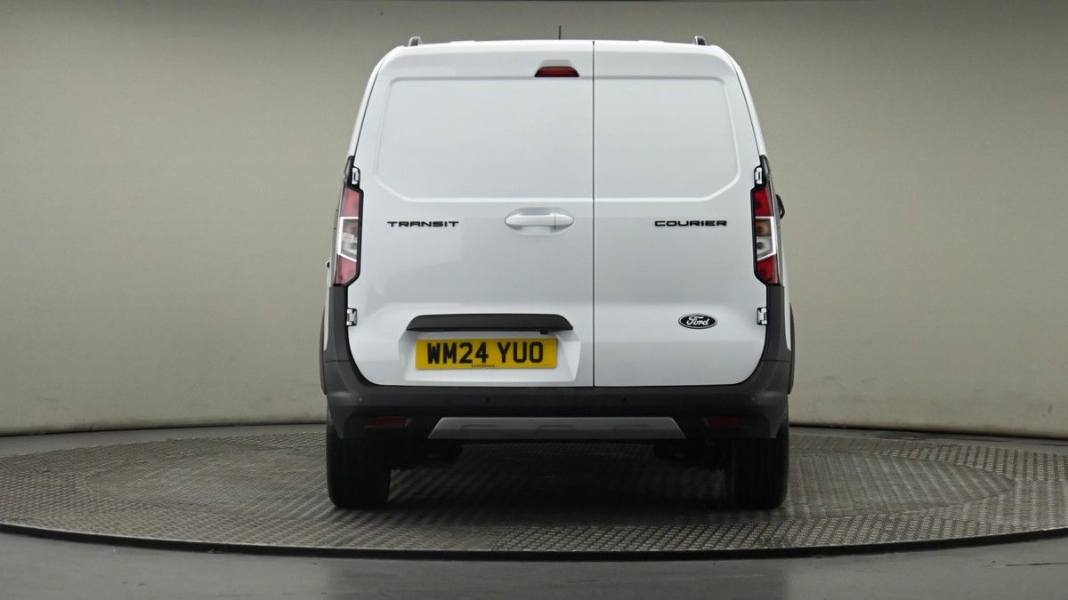 Ford Transit Courier Image 6