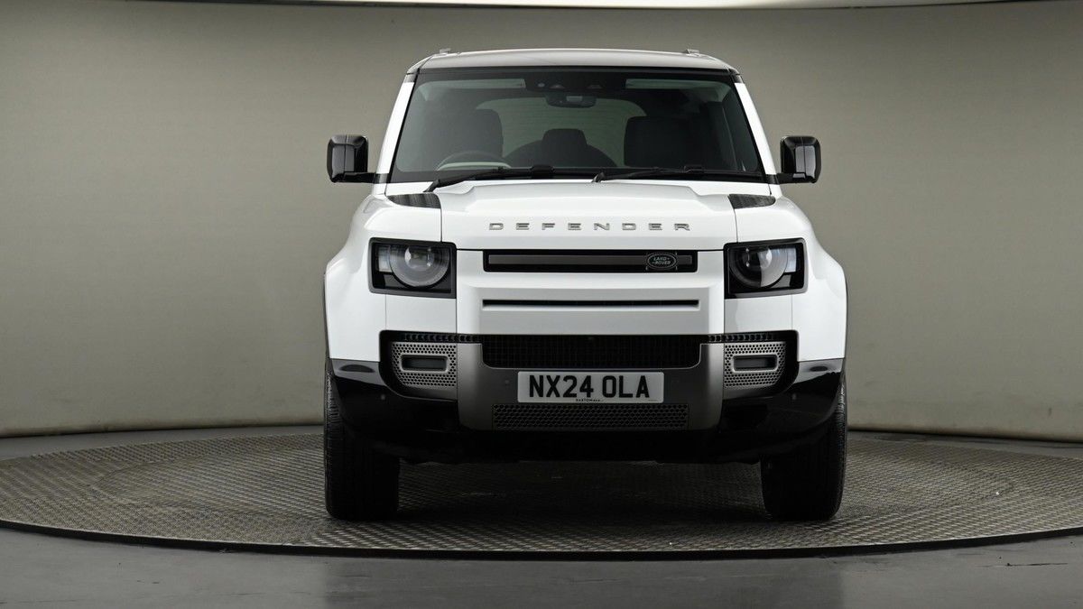 Land Rover Defender 110 Image 7