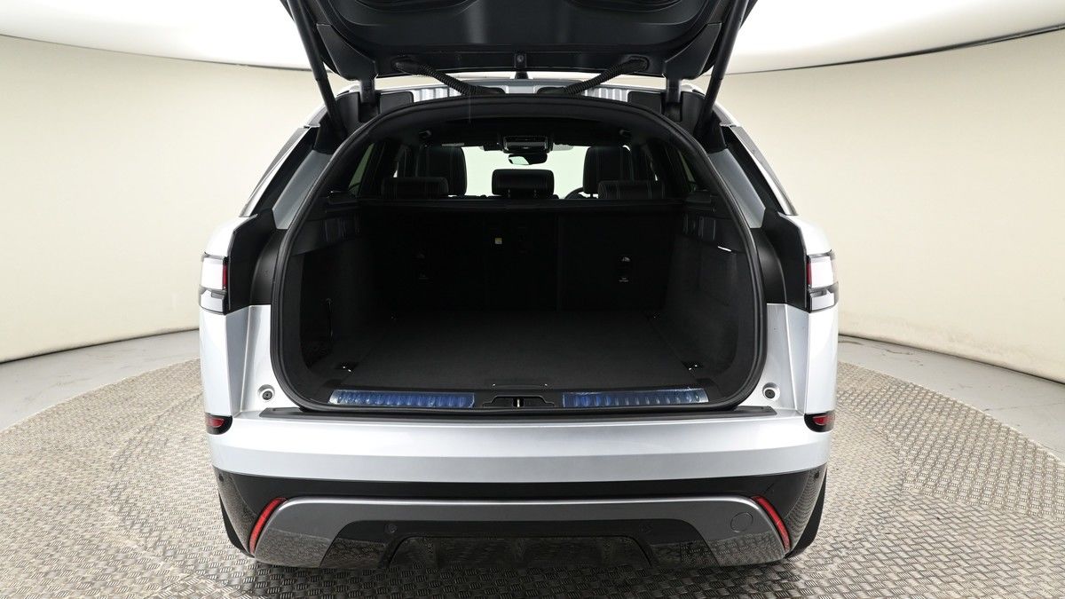 Land Rover Range Rover Velar Image 12