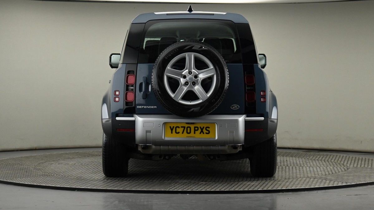 Land Rover Defender 110 Image 15