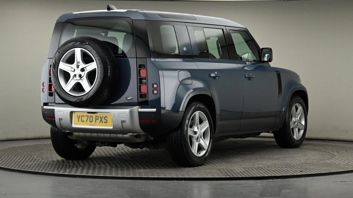 Land Rover Defender 110 Image 47