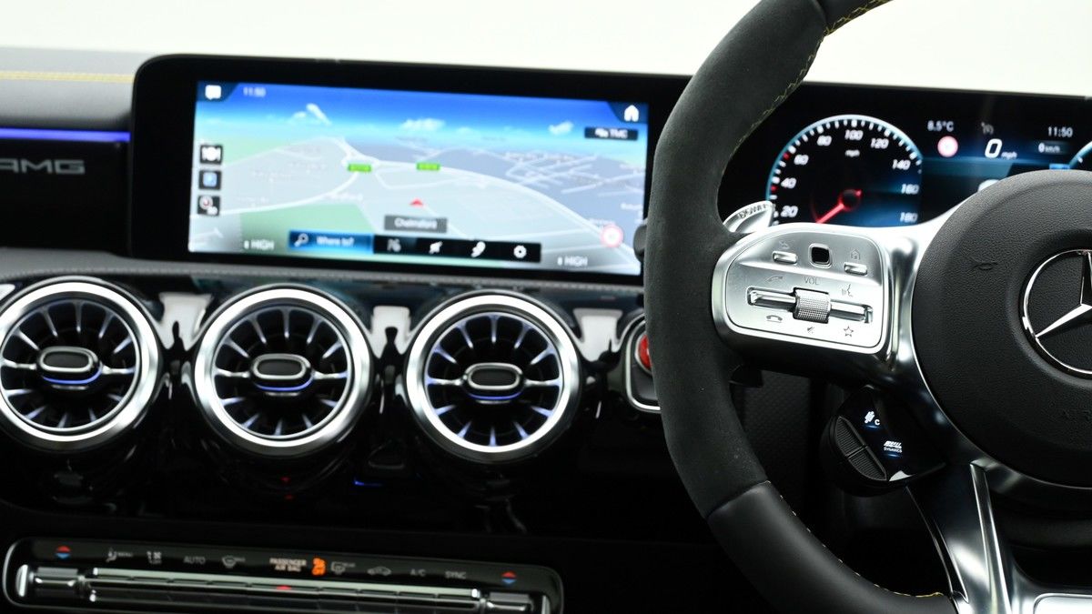 Mercedes-Benz CLA Image 43