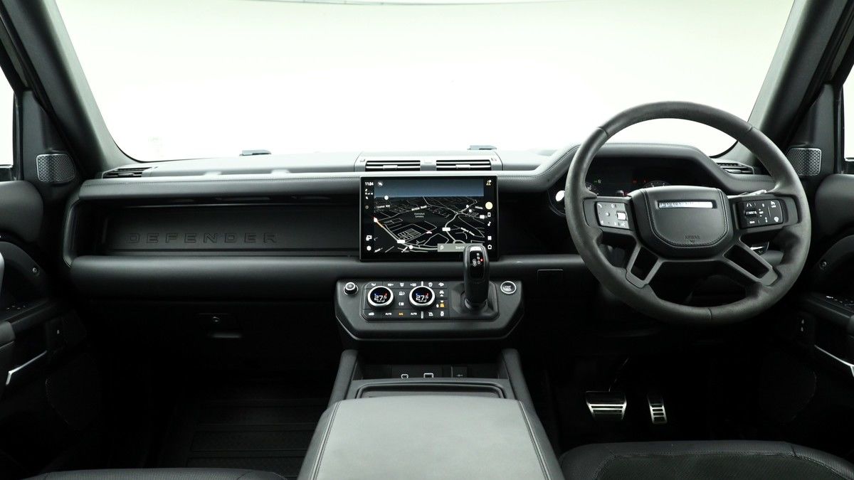 Land Rover Defender 90 Image 18