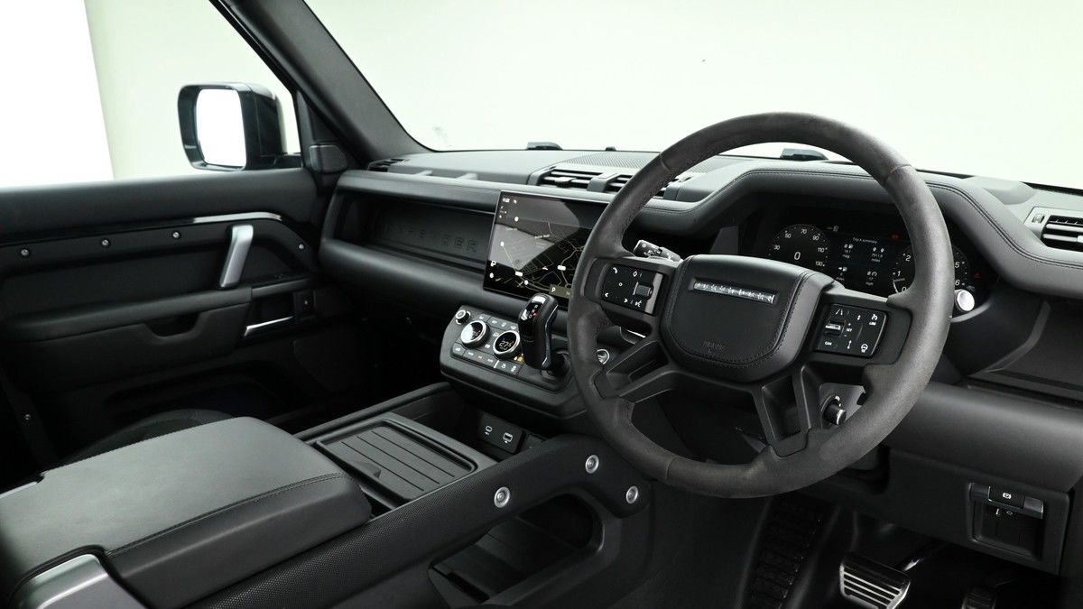 Land Rover Defender 90 Image 3