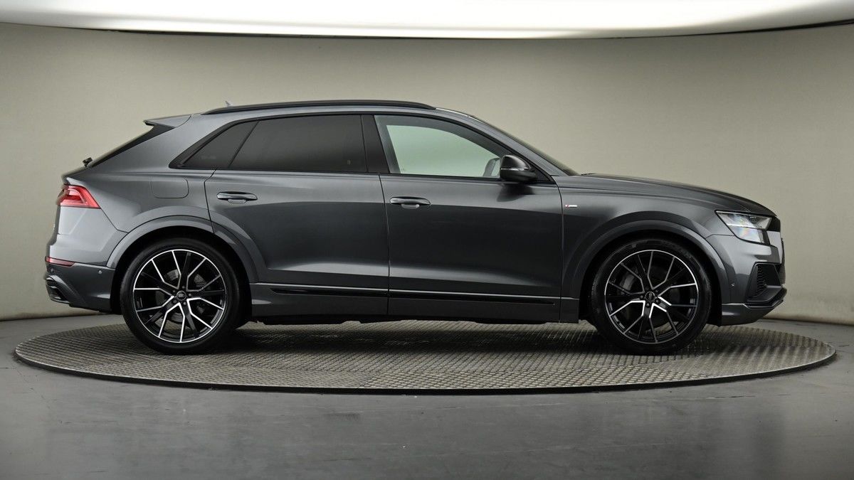 Audi Q8 Image 9