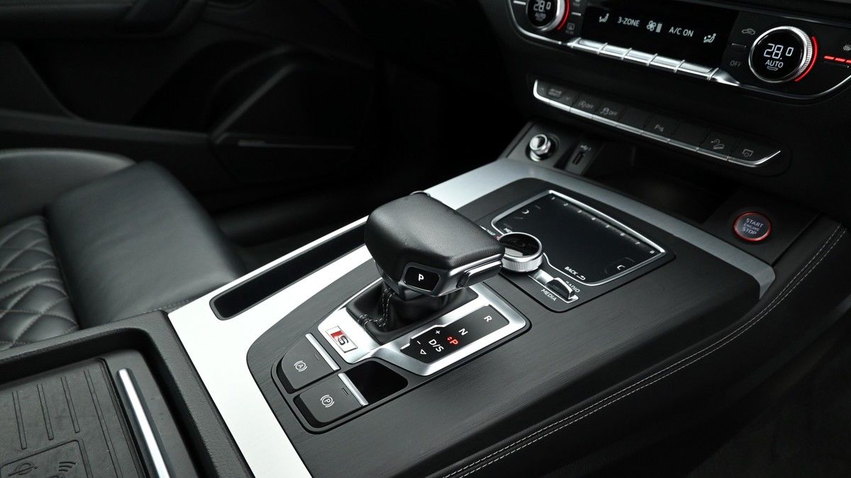 Audi SQ5 Image 29