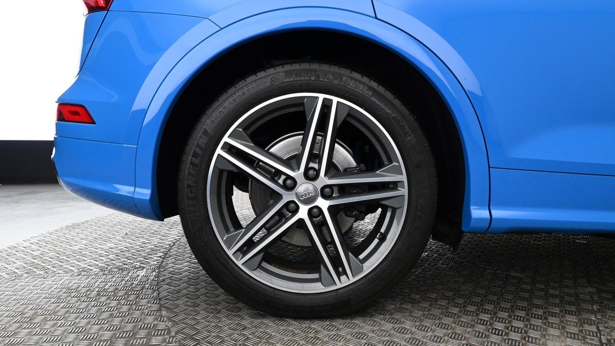 Audi SQ5 Image 23