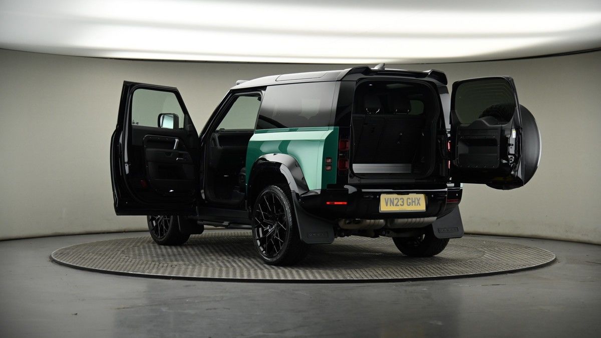 More views of Land Rover Defender 90