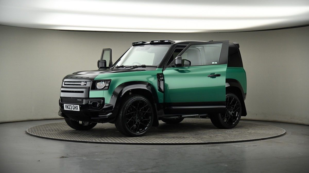 More views of Land Rover Defender 90