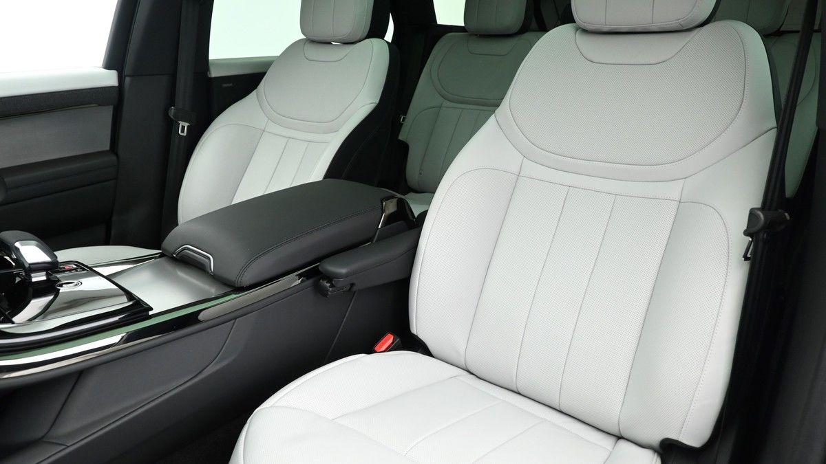 Land Rover Range Rover Sport Image 4