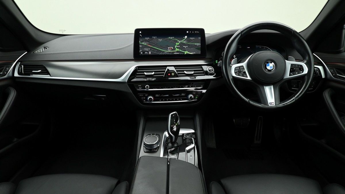 BMW 5 Series Image 22