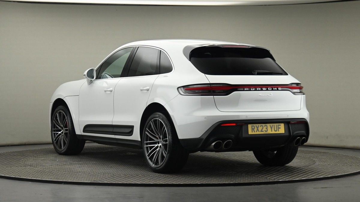 Porsche Macan Image 16