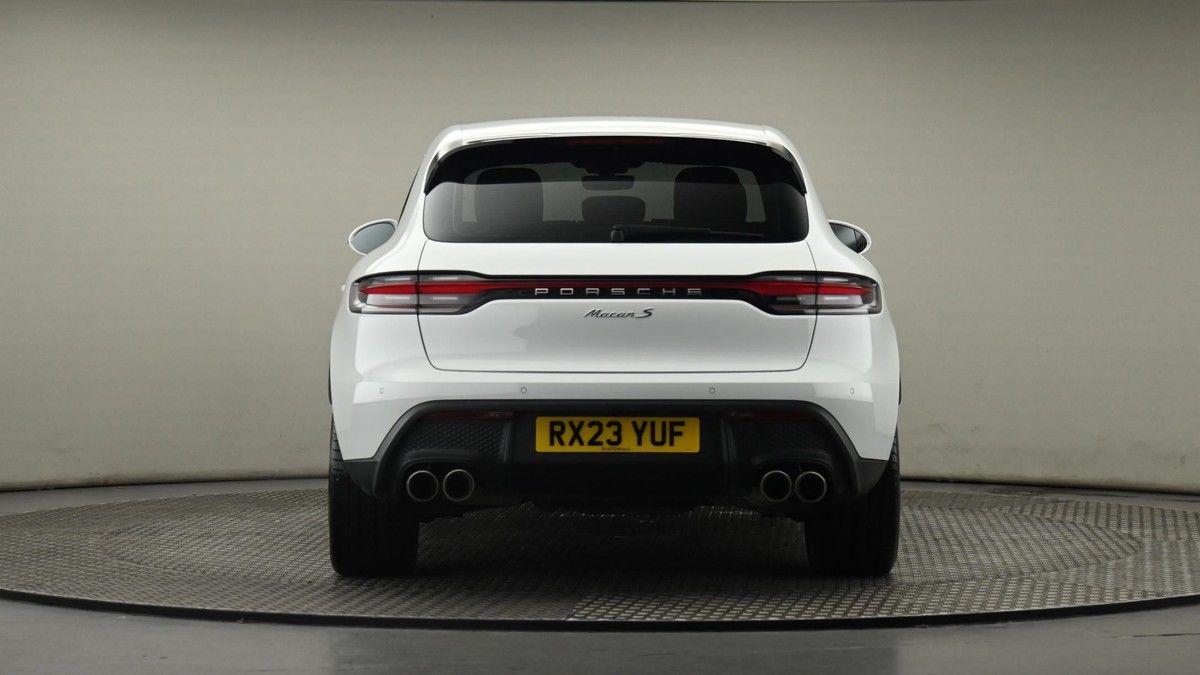 Porsche Macan Image 9