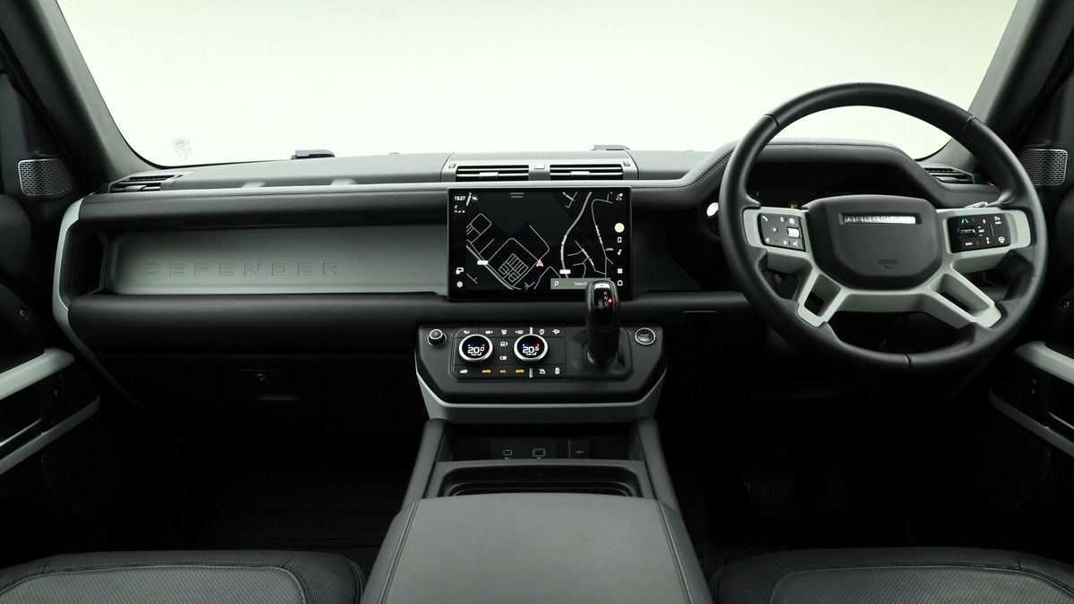 Land Rover Defender 90 Image 18