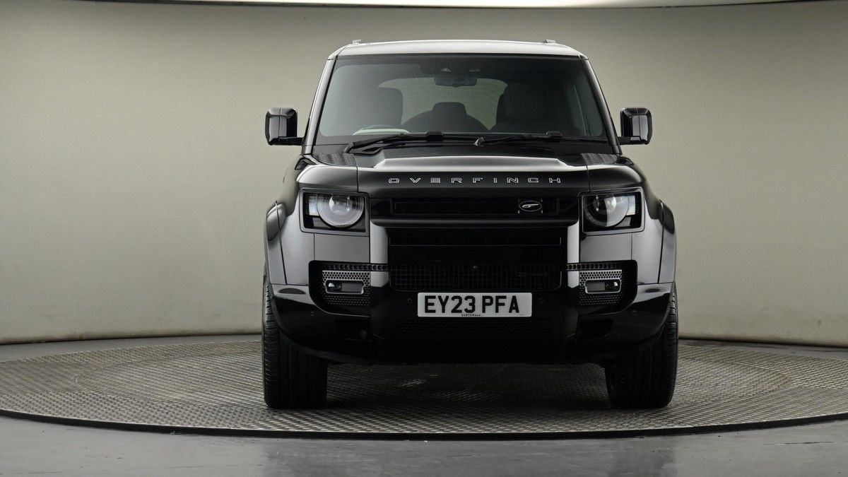 Land Rover Defender 110 Image 7