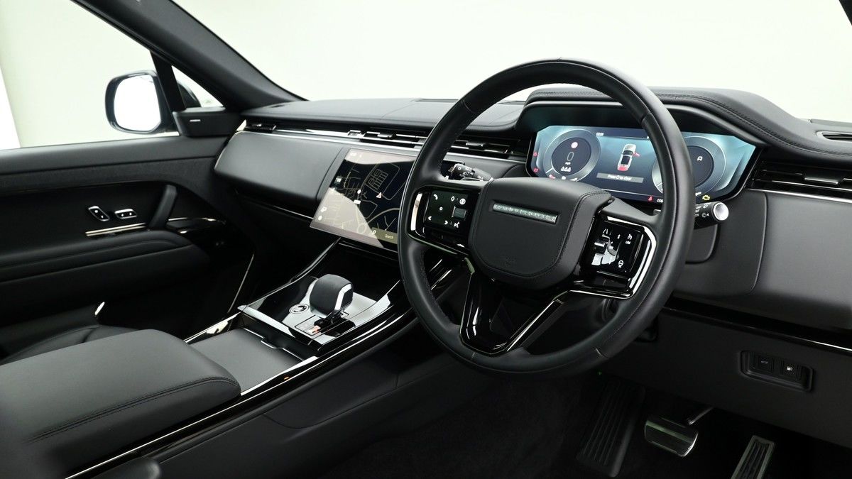 Land Rover Range Rover Sport Image 2