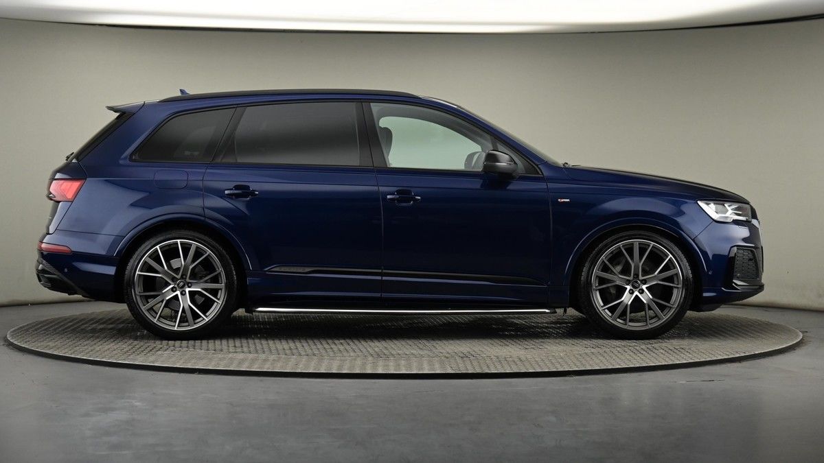 Audi Q7 Image 8