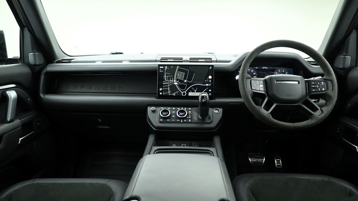 Land Rover Defender 90 Image 6