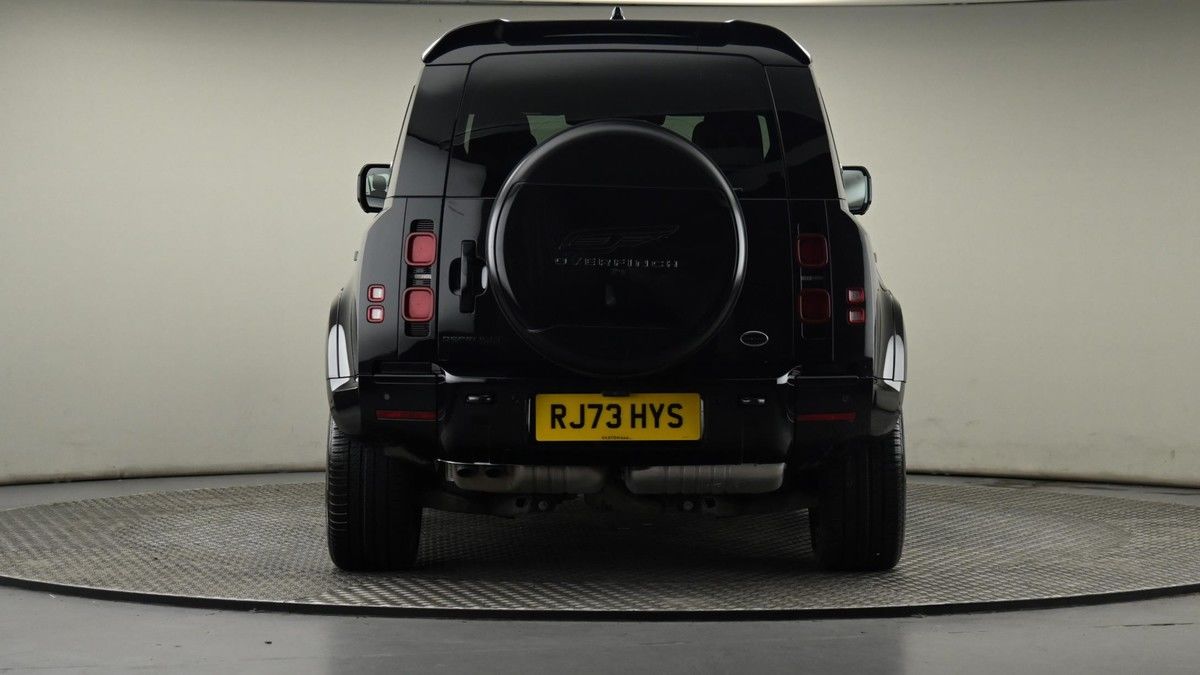 Land Rover Defender 110 Image 10