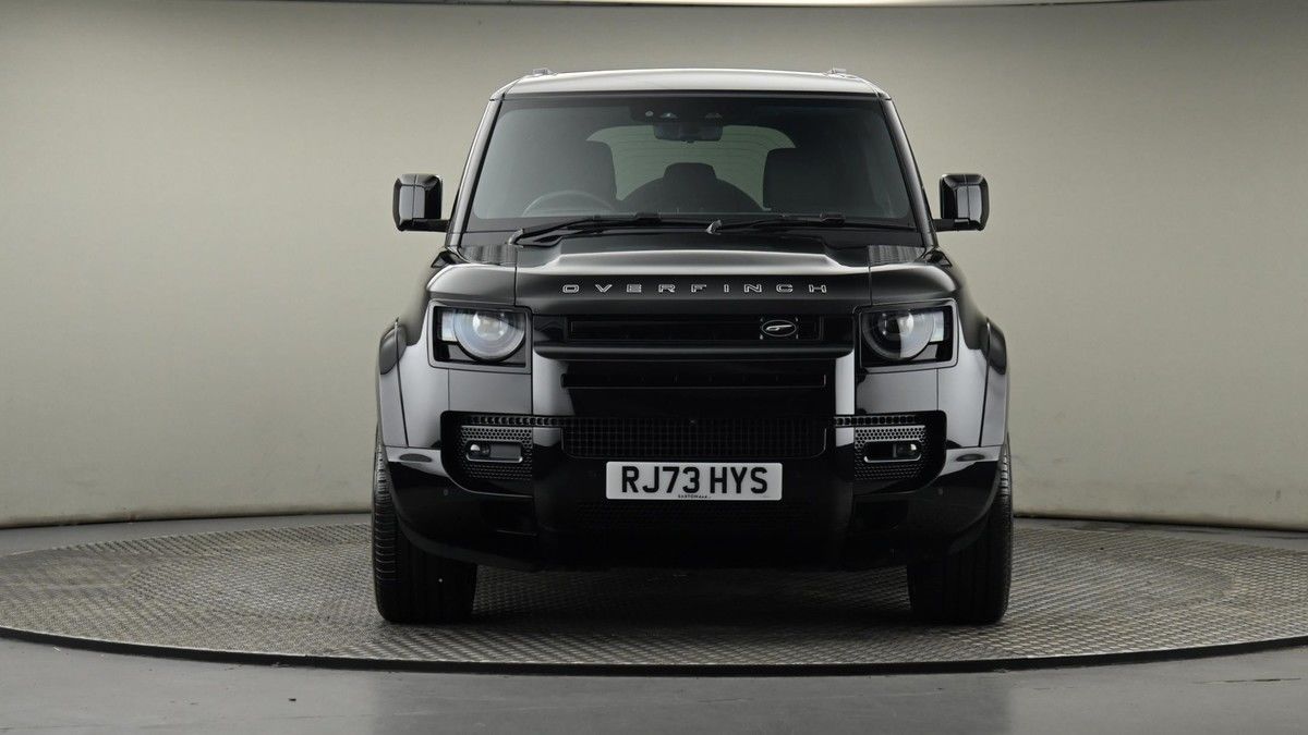 Land Rover Defender 110 Image 7