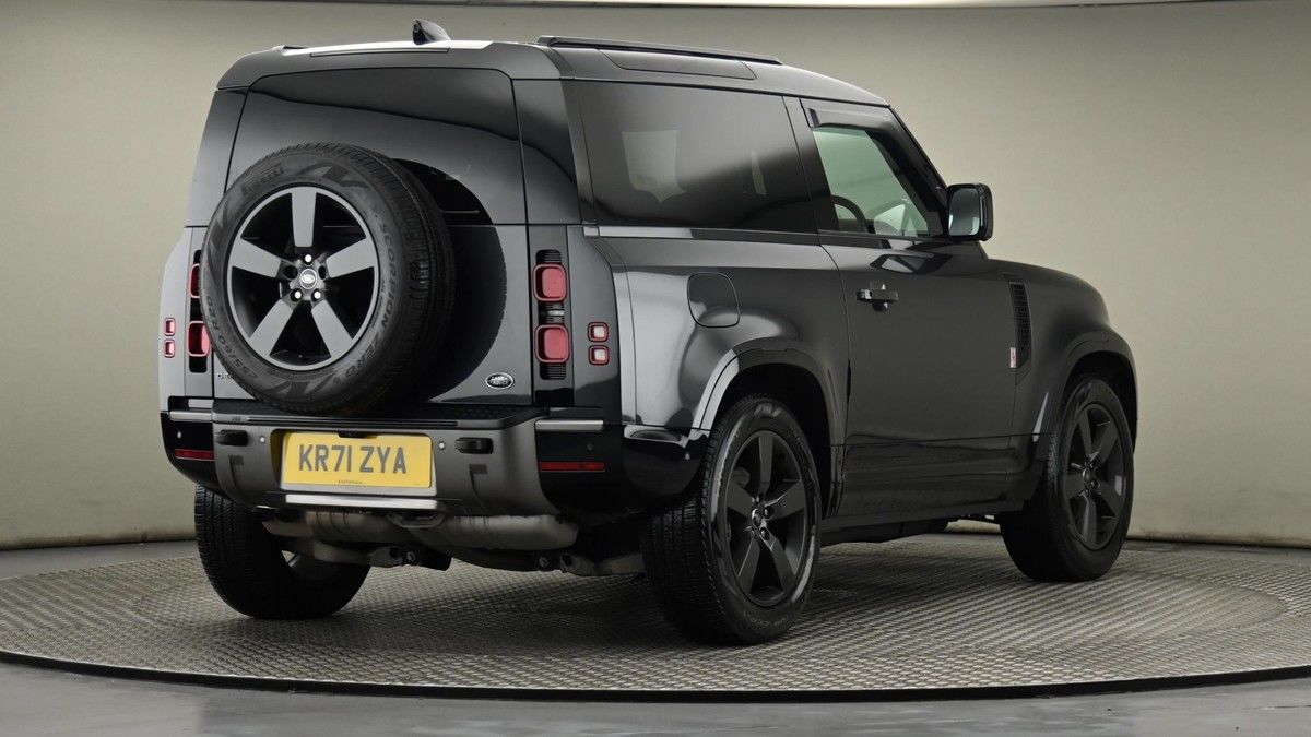 Land Rover Defender 90 Image 6