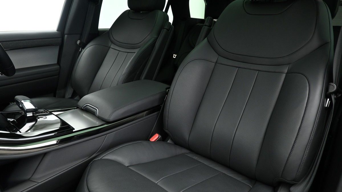 Land Rover Range Rover Sport Image 4