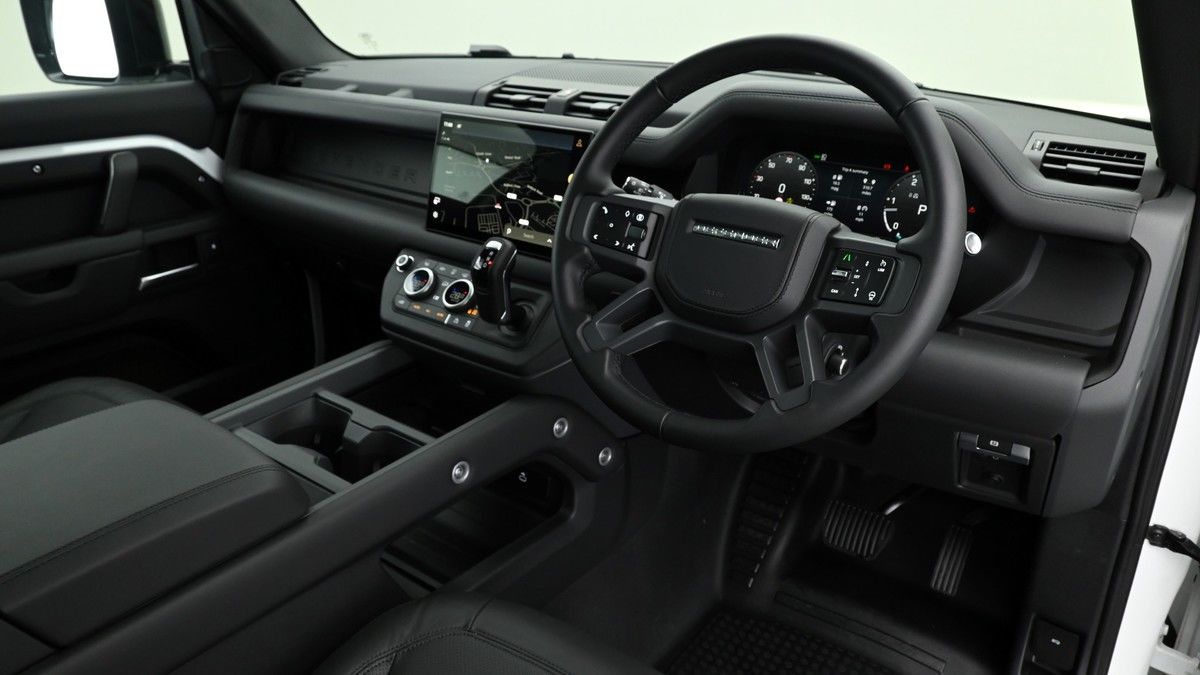 Land Rover Defender 90 Image 2