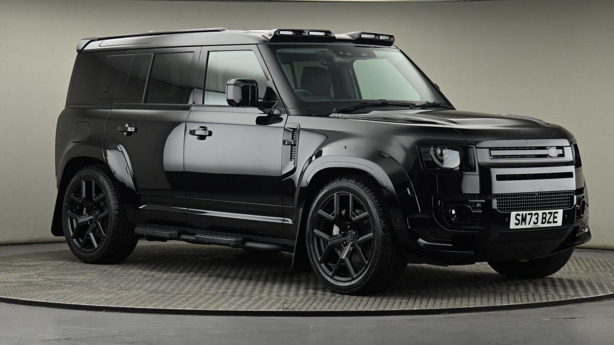 Land Rover Defender 110 Image 17