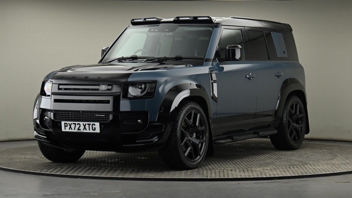 Land Rover Defender 110 Image 16