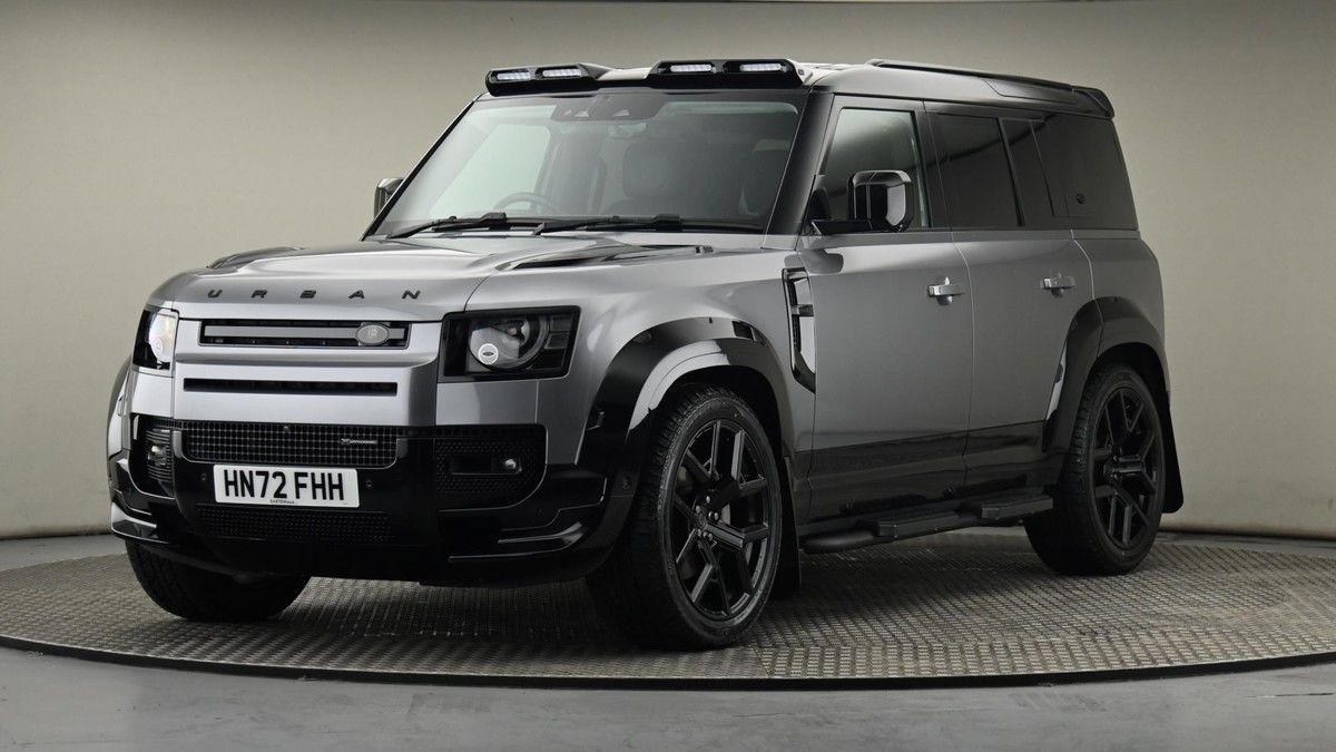 Land Rover Defender 110 Image 14