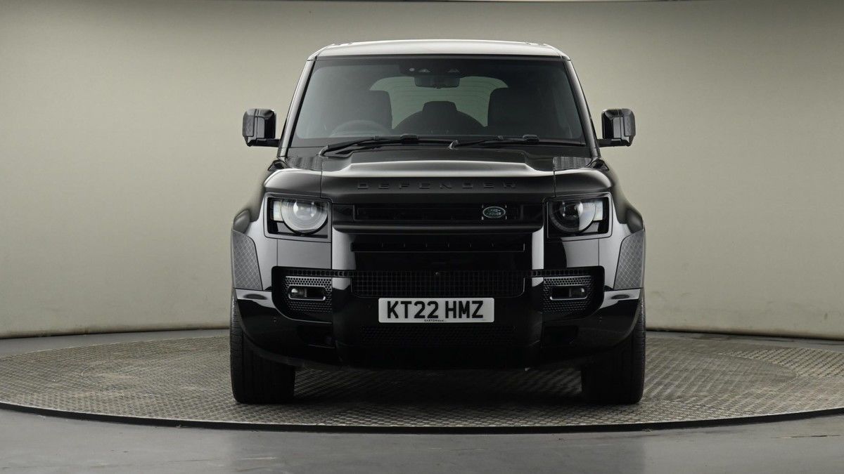 Land Rover Defender 110 Image 7