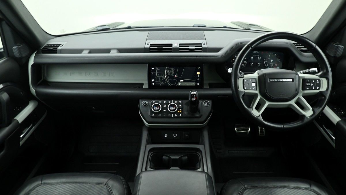 Land Rover Defender 110 Image 13