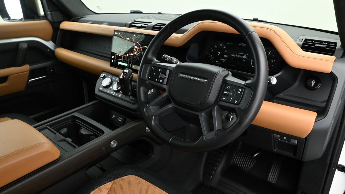 Land Rover Defender 110 Image 2